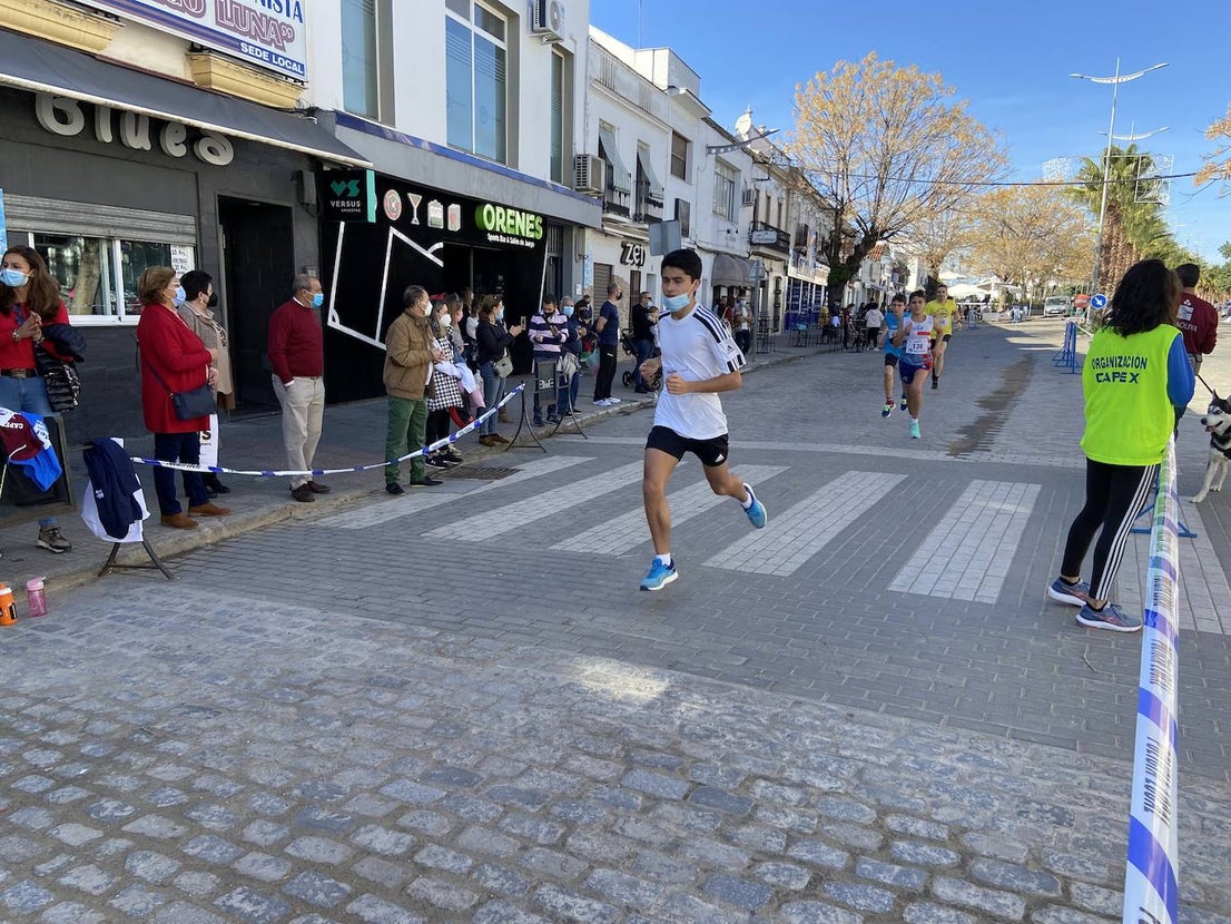 Fotos: Ambiente festivo en el regreso de la San Silvestre