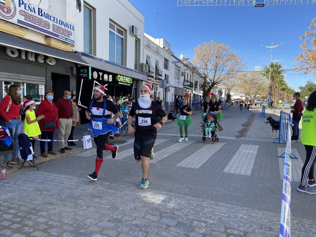 Fotos: Ambiente festivo en el regreso de la San Silvestre