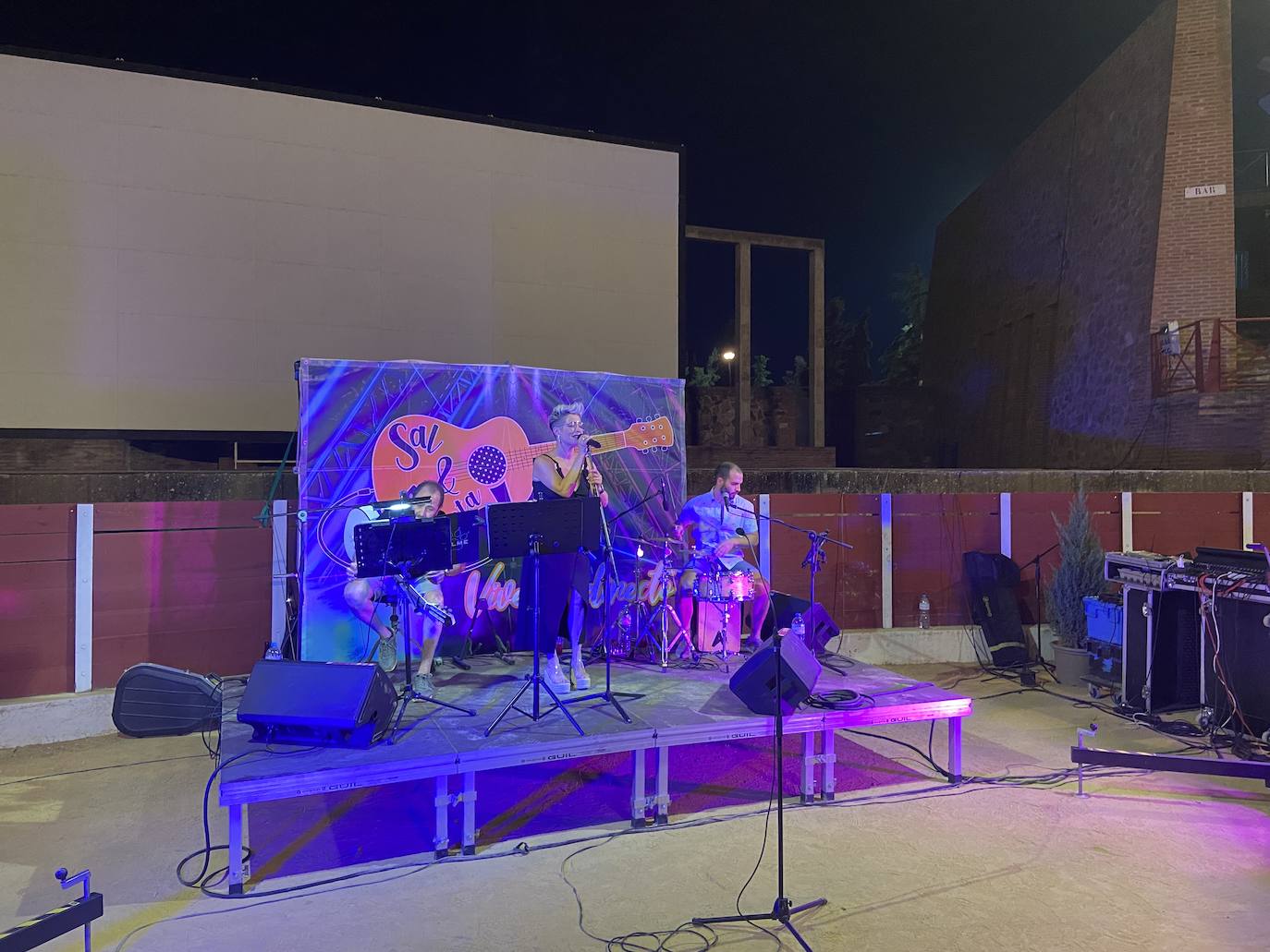 Fotos: Cerca de 600 personas en la cena convivencia del mayor