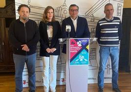 De izquierda a derecha, Antonio Romero, Ana Machío, técnico de la Cámara de Comercio, Manuel Piñero y Paco Carmona.