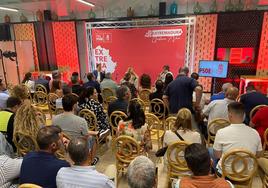 En un momento de la reunión con empresarios y empresarias de la comarca en el Restaurante Le Bistró de Villafranca.