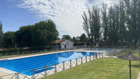La piscina municipal de verano abrirá sus puertas mañana 7 de julio