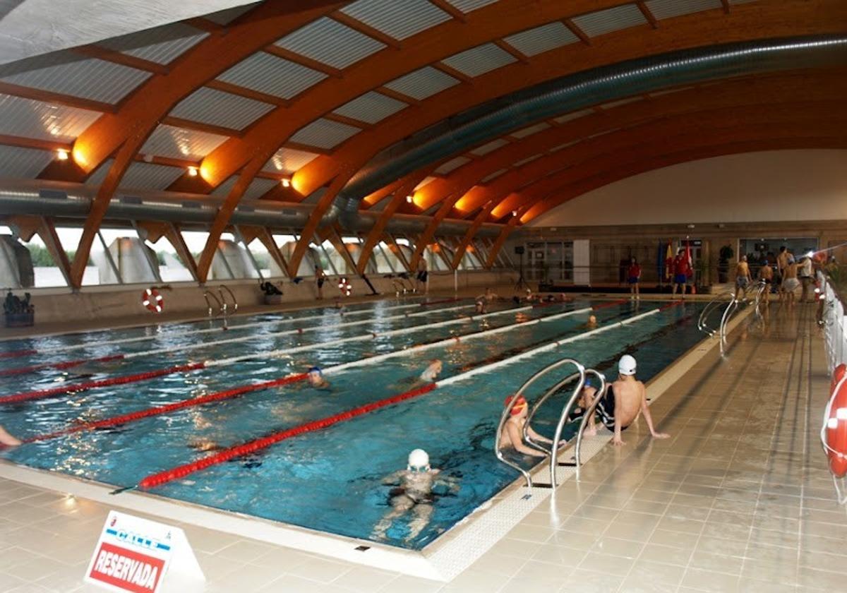 La piscina climatizada abrirá en unas dos o tres semanas