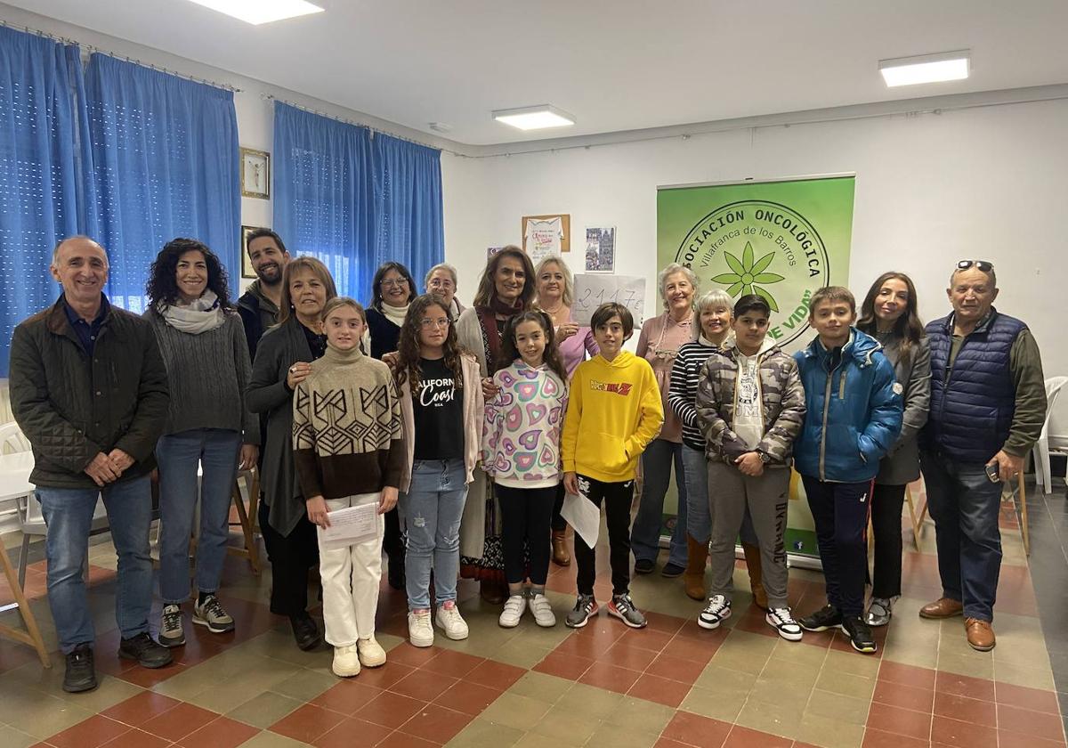 «Flores y libros contra el cáncer» recauda 2117 euros