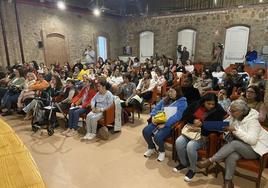 Más de 70 mujeres en la nueva edición de la feria de empleo EMMA en el salón de actos de la Casa de Cultura.