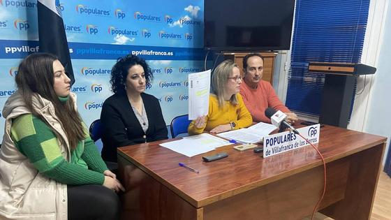 Carmen Romero: «El Ayuntamiento se ha convertido en lo que teníamos antes, es decir, en un cortijo»