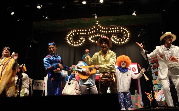 La chirigota &#039;Las Santas Cecilias&#039; y la comparsa &#039;El Circo&#039;, ganadoras del Certamen de Carnaval 2023 en Villafranca