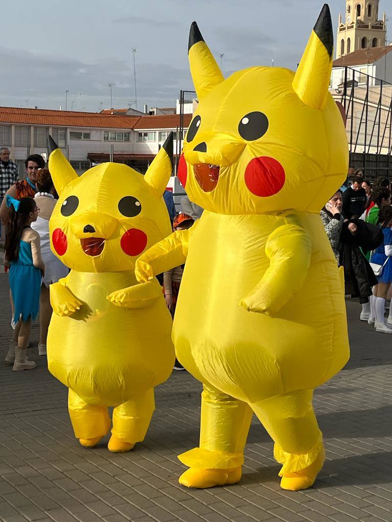 Fotos: Multitudinario desfile de carnaval en Villafranca