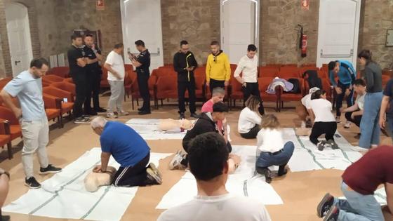 35 policías de la comarca realizan en Villafranca un curso de primeros auxilios