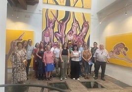 Foto de familia con los fotógrafos de la X Exposición Colectiva de Fotografía José Antonio Soler.