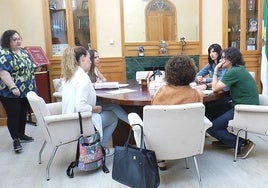 En la firma del convenio entre Feafes y el Ayuntamiento.