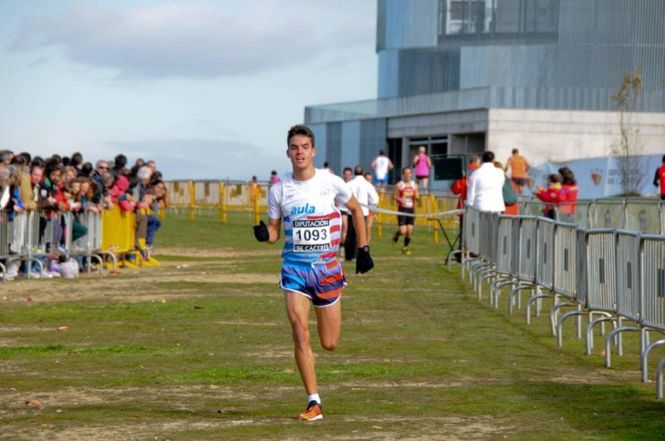 El atleta Sergio Paniagua en plena competición