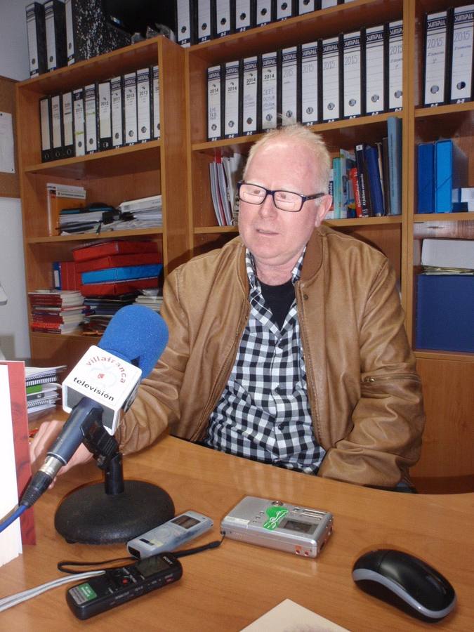 Juan Pedro Viñuela presentó su nuevo libro "El Tábano"