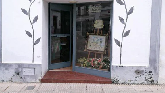 Mercadillo Solidario ubicado en la calle Larga. 