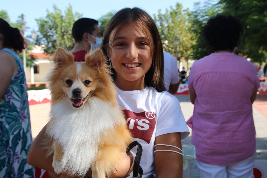 Participantes en el I Concurso Canino Nacional celebrado en Entrerríos. 
