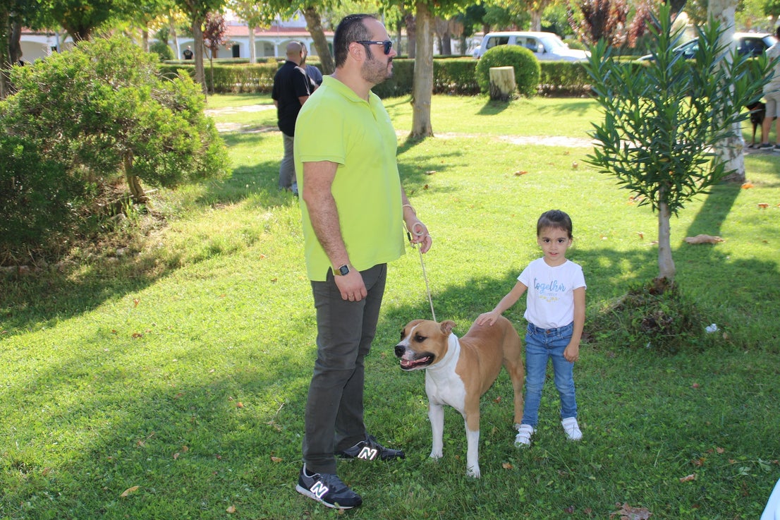 Participantes en el I Concurso Canino Nacional celebrado en Entrerríos. 