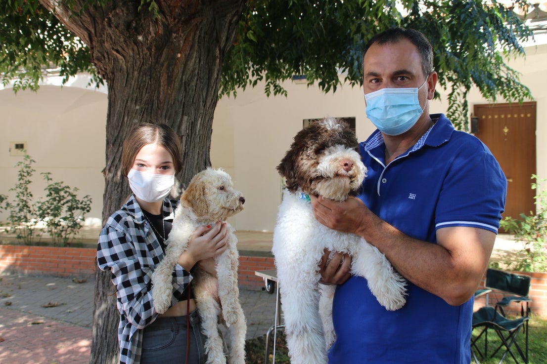 Participantes en el I Concurso Canino Nacional celebrado en Entrerríos. 