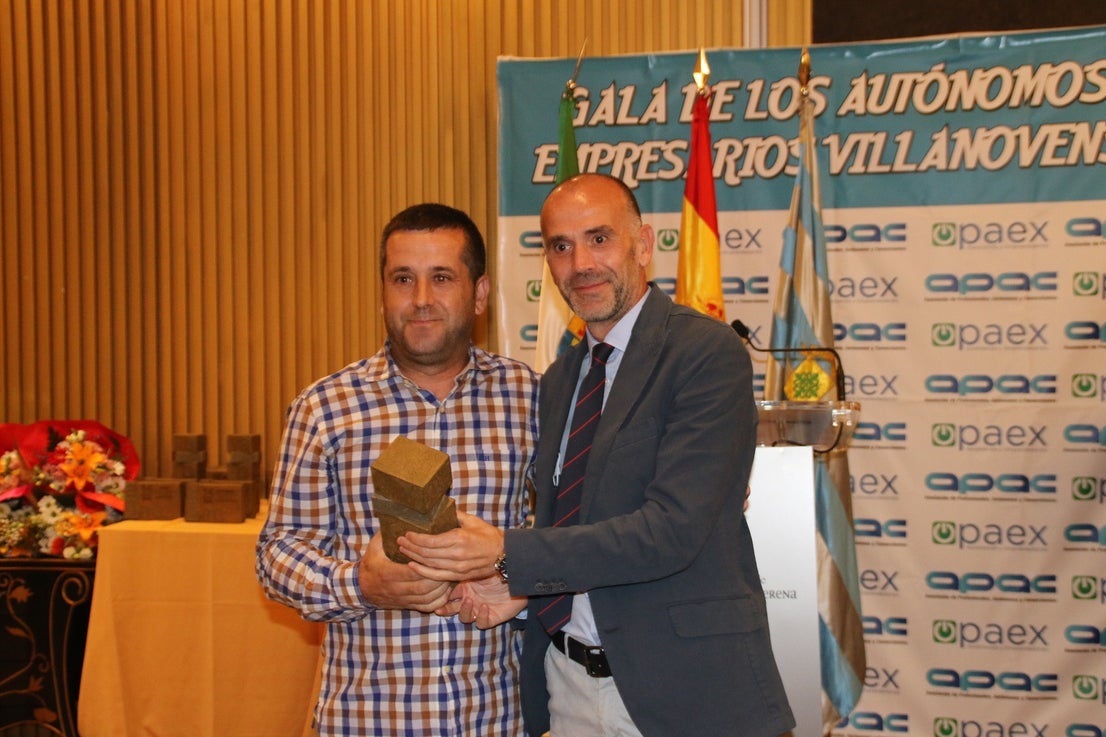La Gala del Autónomo y Empresa Villanovense reconoció el esfuerzo del último año. 