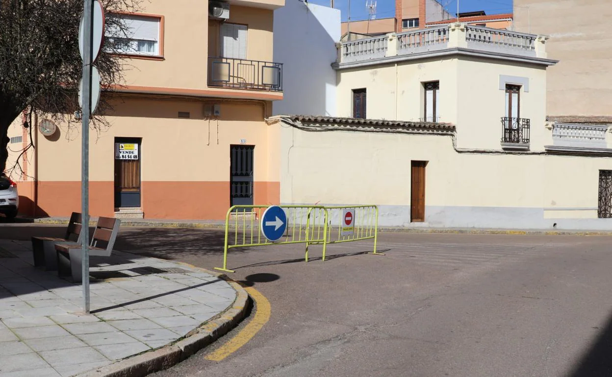 Calle cortada a la altura de Cercón del Rey. 