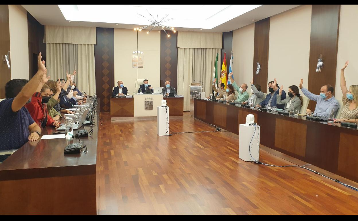 Pleno extraordinario para aprobar la consulta popular para la unión Don Benito-Villanueva. 