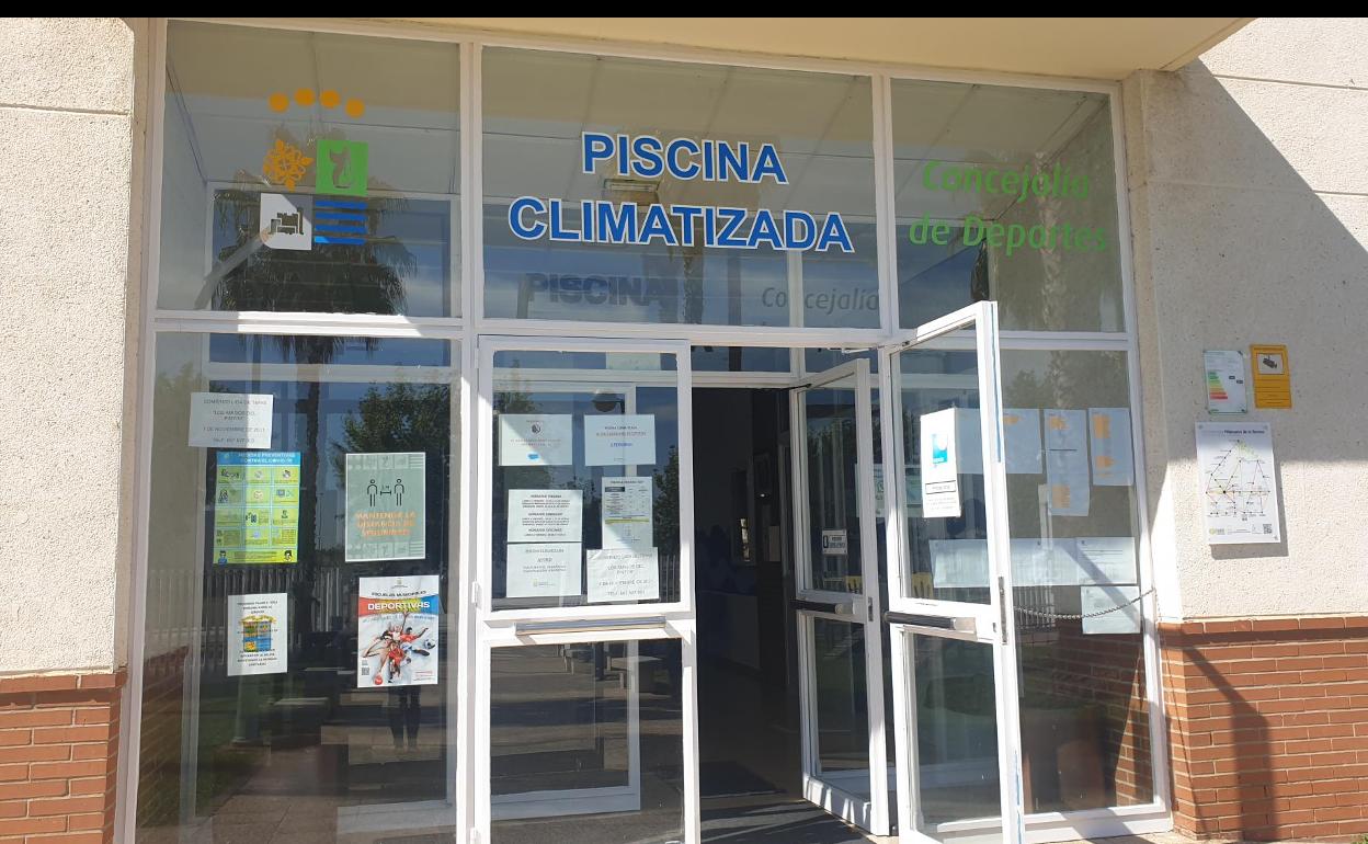 Instalaciones de la piscina climatizada de Villanueva. 