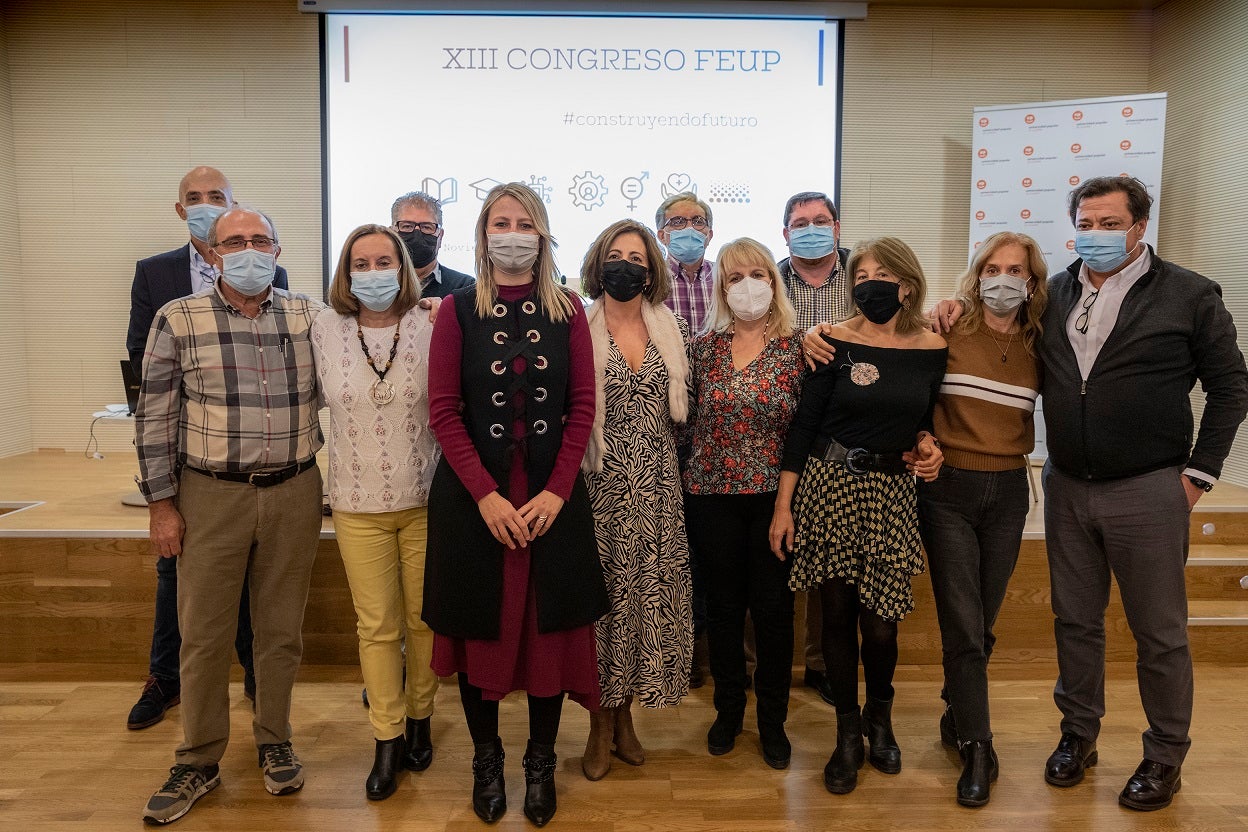 Mónica Calorano junto a otros compañareos de la Federación Española de Universidades Populares. 