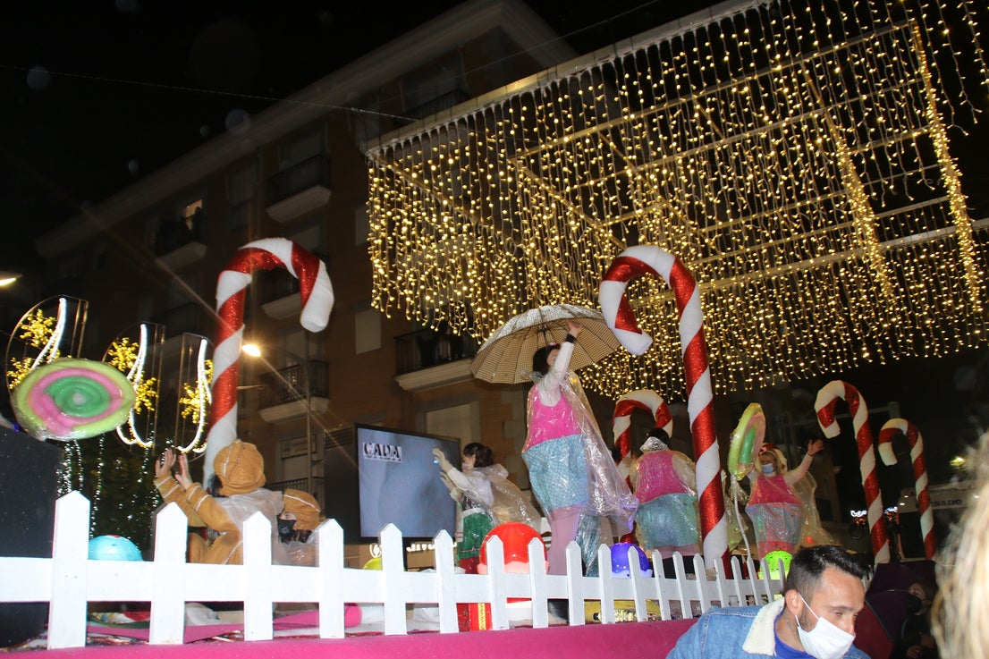 Los Reyes Magos y las carrozas de la cabalgata trajeron la ilusión. 