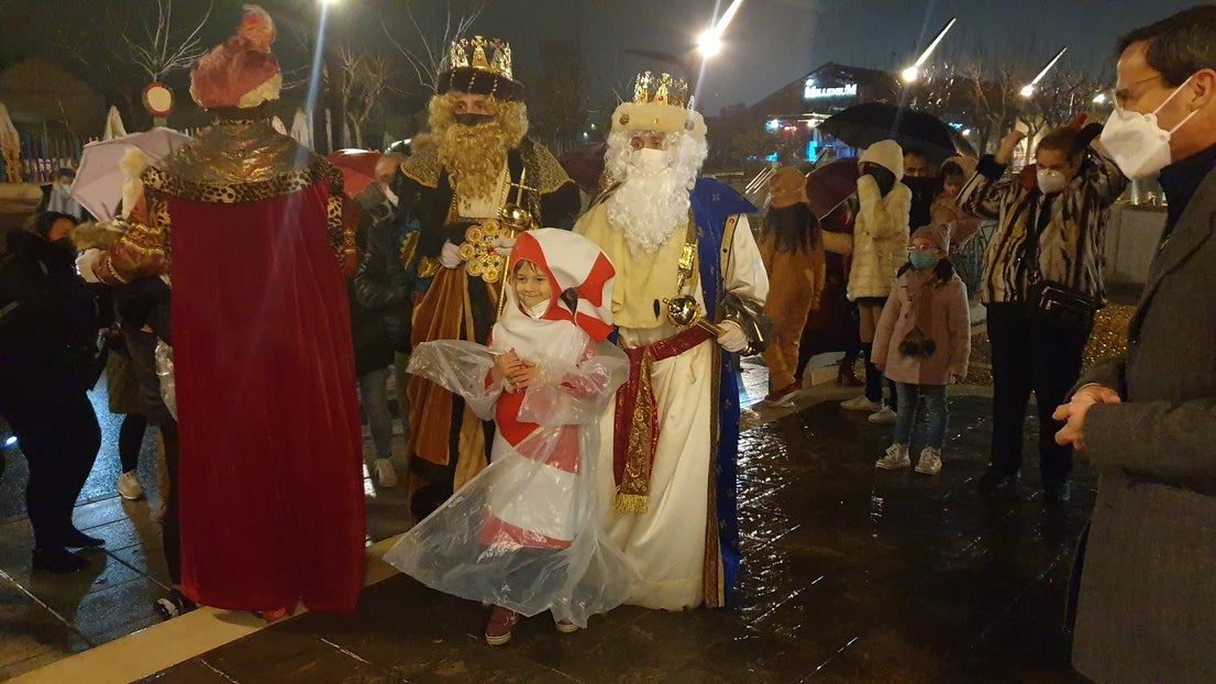 Los Reyes Magos y las carrozas de la cabalgata trajeron la ilusión. 