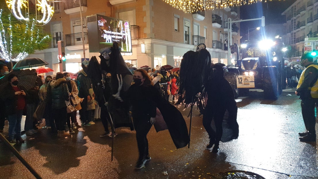 Los Reyes Magos y las carrozas de la cabalgata trajeron la ilusión. 