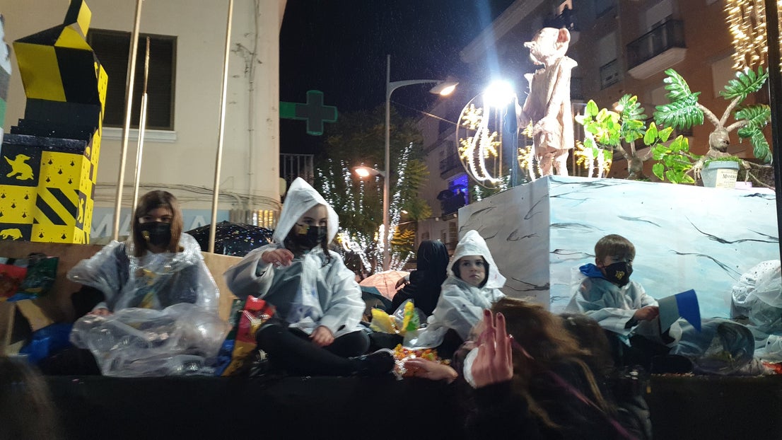 Los Reyes Magos y las carrozas de la cabalgata trajeron la ilusión. 