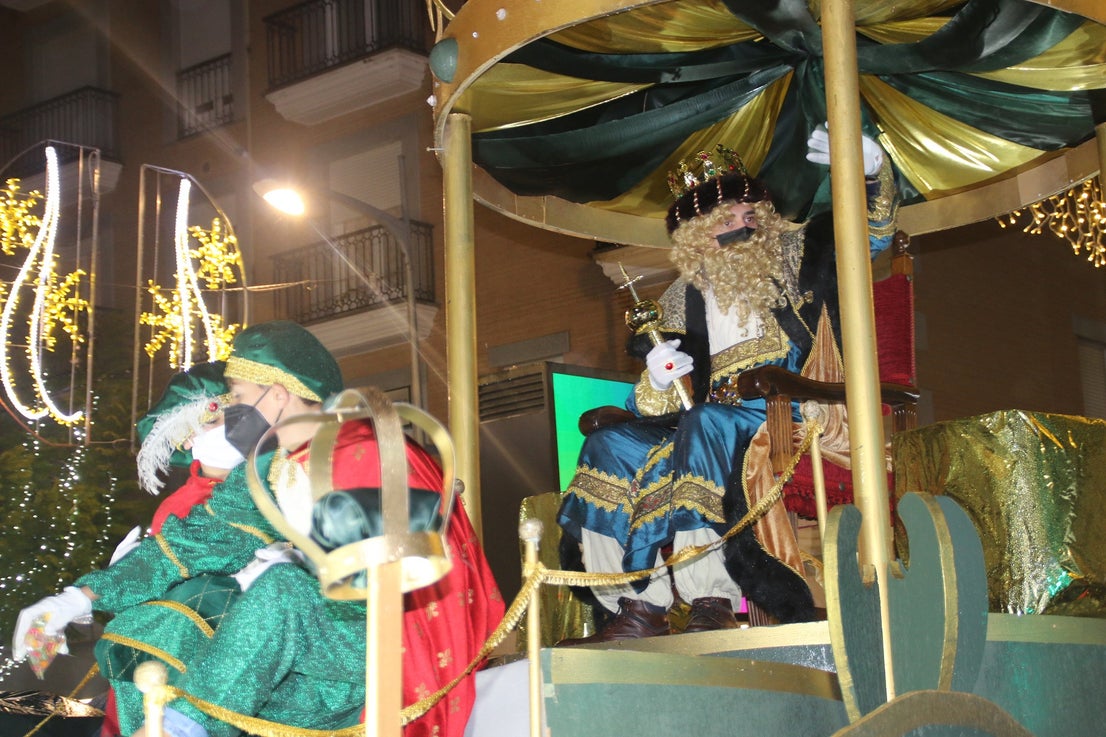 Los Reyes Magos y las carrozas de la cabalgata trajeron la ilusión. 