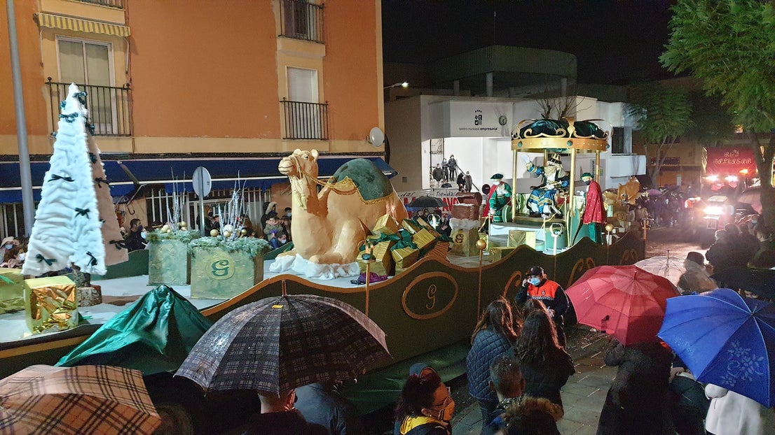 Los Reyes Magos y las carrozas de la cabalgata trajeron la ilusión. 