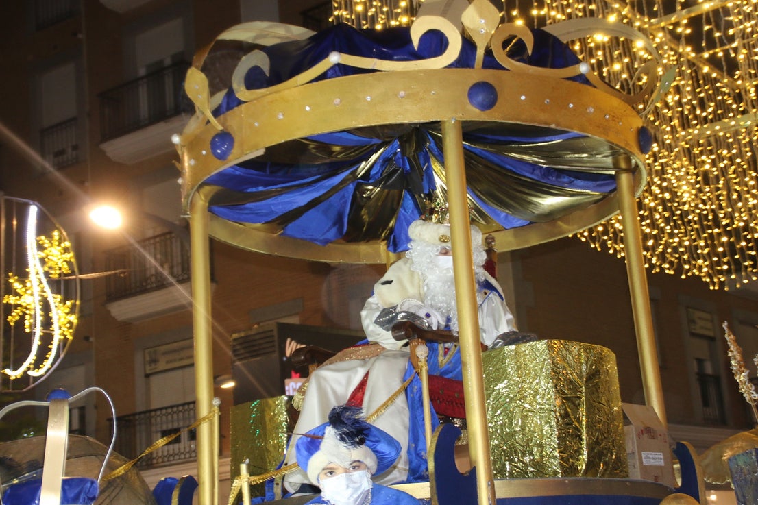 Los Reyes Magos y las carrozas de la cabalgata trajeron la ilusión. 