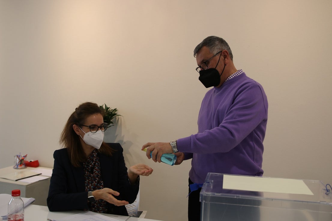 La asistencia el primer día de votación anticipada ha sido bastante alta. 