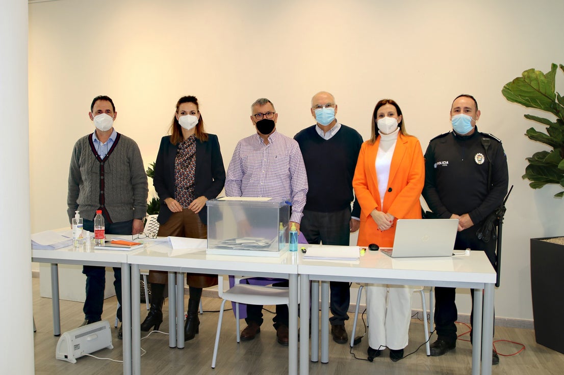 La asistencia el primer día de votación anticipada ha sido bastante alta. 