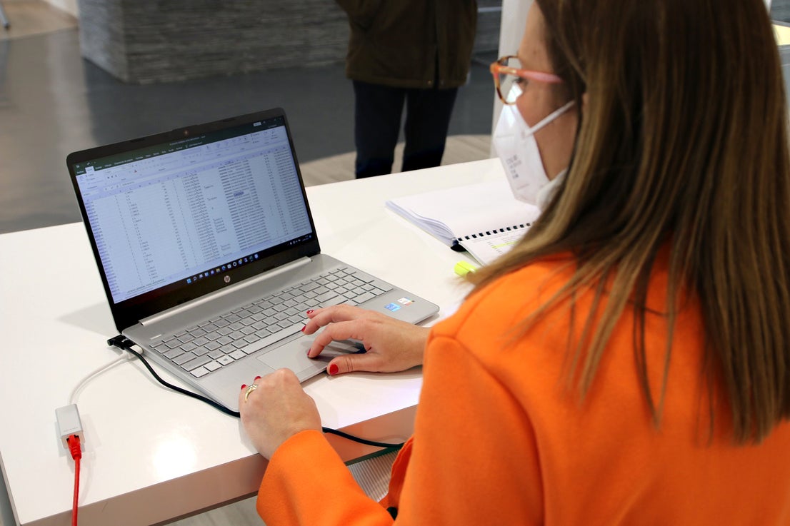 La asistencia el primer día de votación anticipada ha sido bastante alta. 