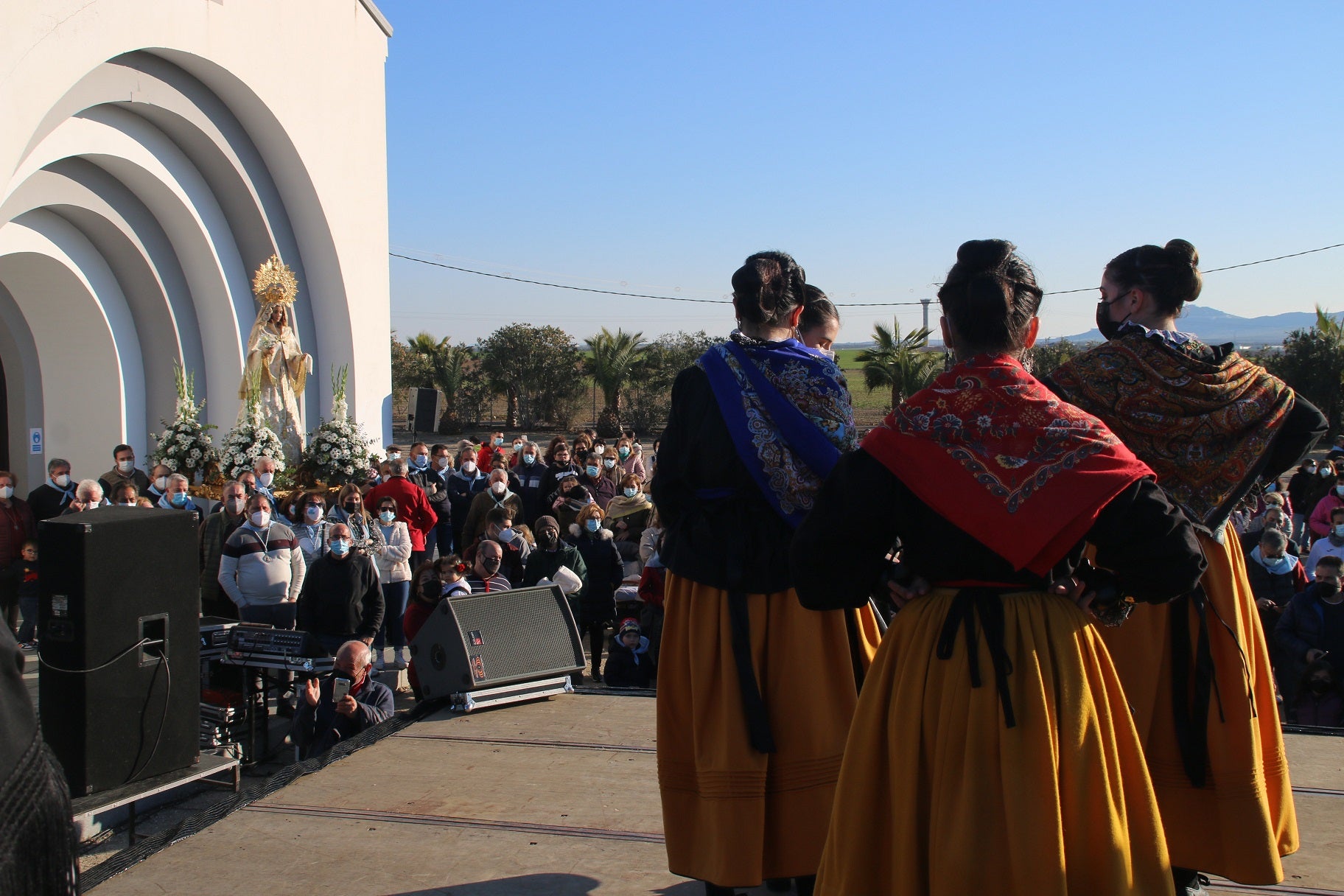 Emoción al volver a acompañar a la Virgen de la Aurora en su traída. 