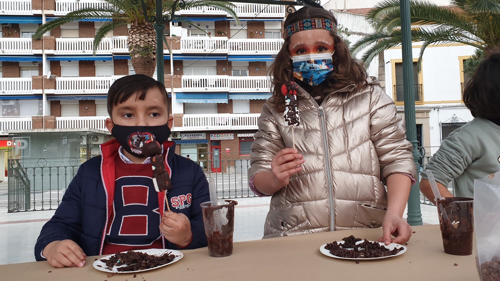 Los asistentes pudieron elegir entre cientos de propuestas a base de chocolate. 