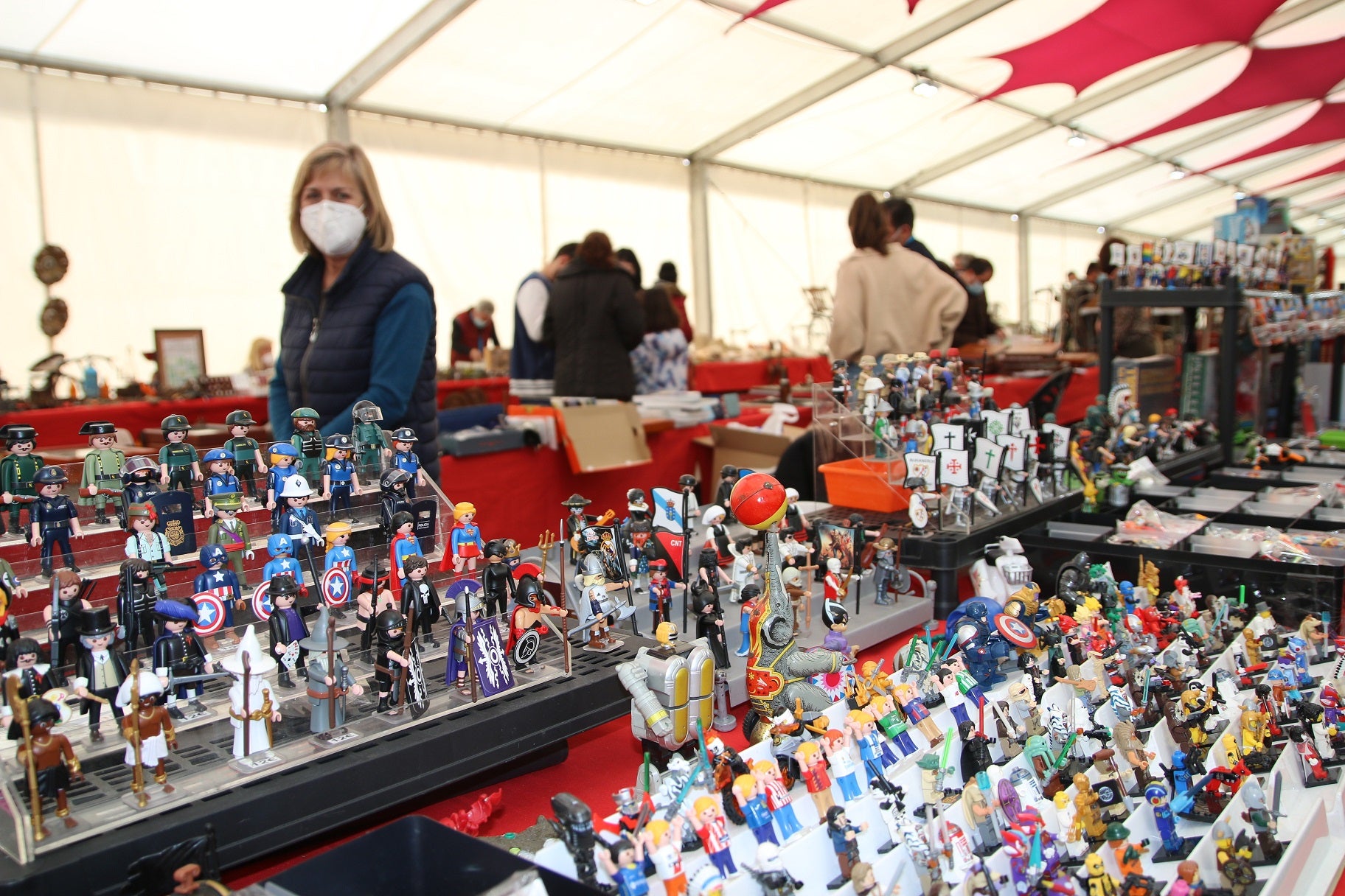Visitantes en la XI Feria Internacional del Coleccionismo. 