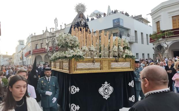 Procesión del Viernes Santo con la Virgen de la Soledad. 