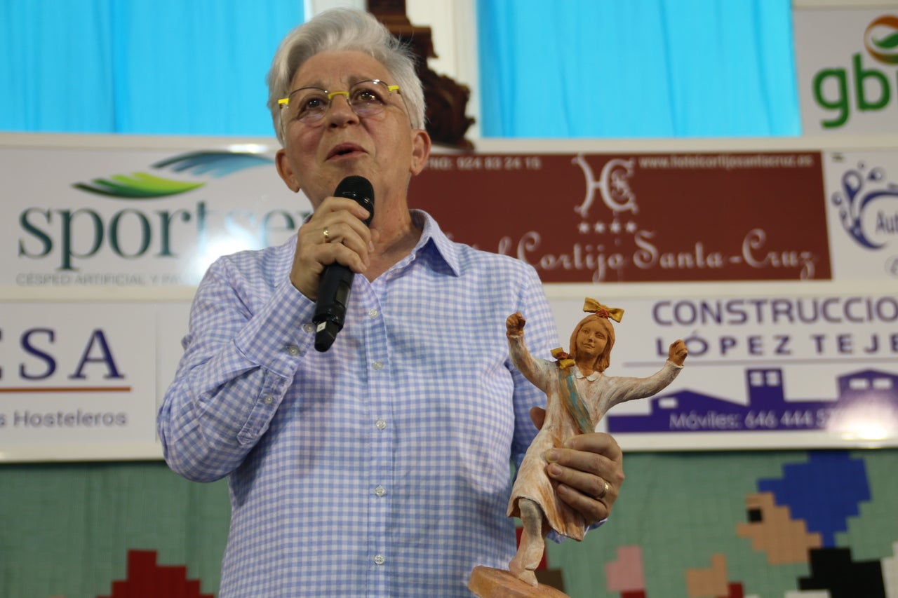 El Barrio Cruz del Río acogió el Festival de Mayas y Cruces con éxito de participación. 