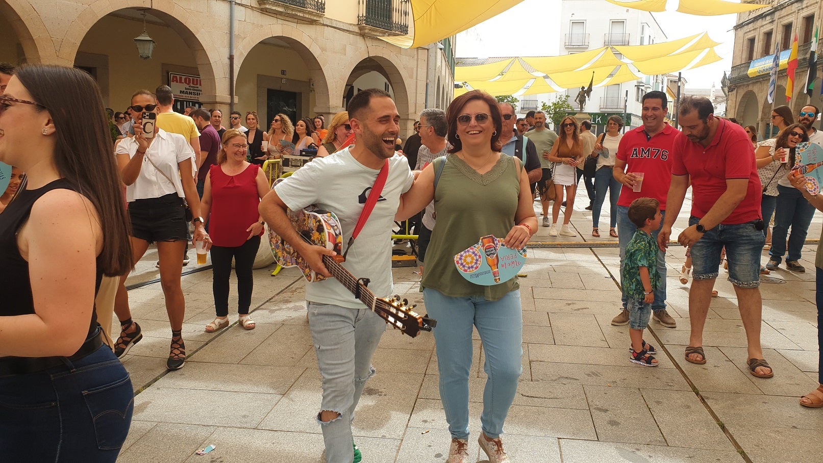 La Feria de la Tortilla atrajo a mayores y pequeños para degustar este manjar. 