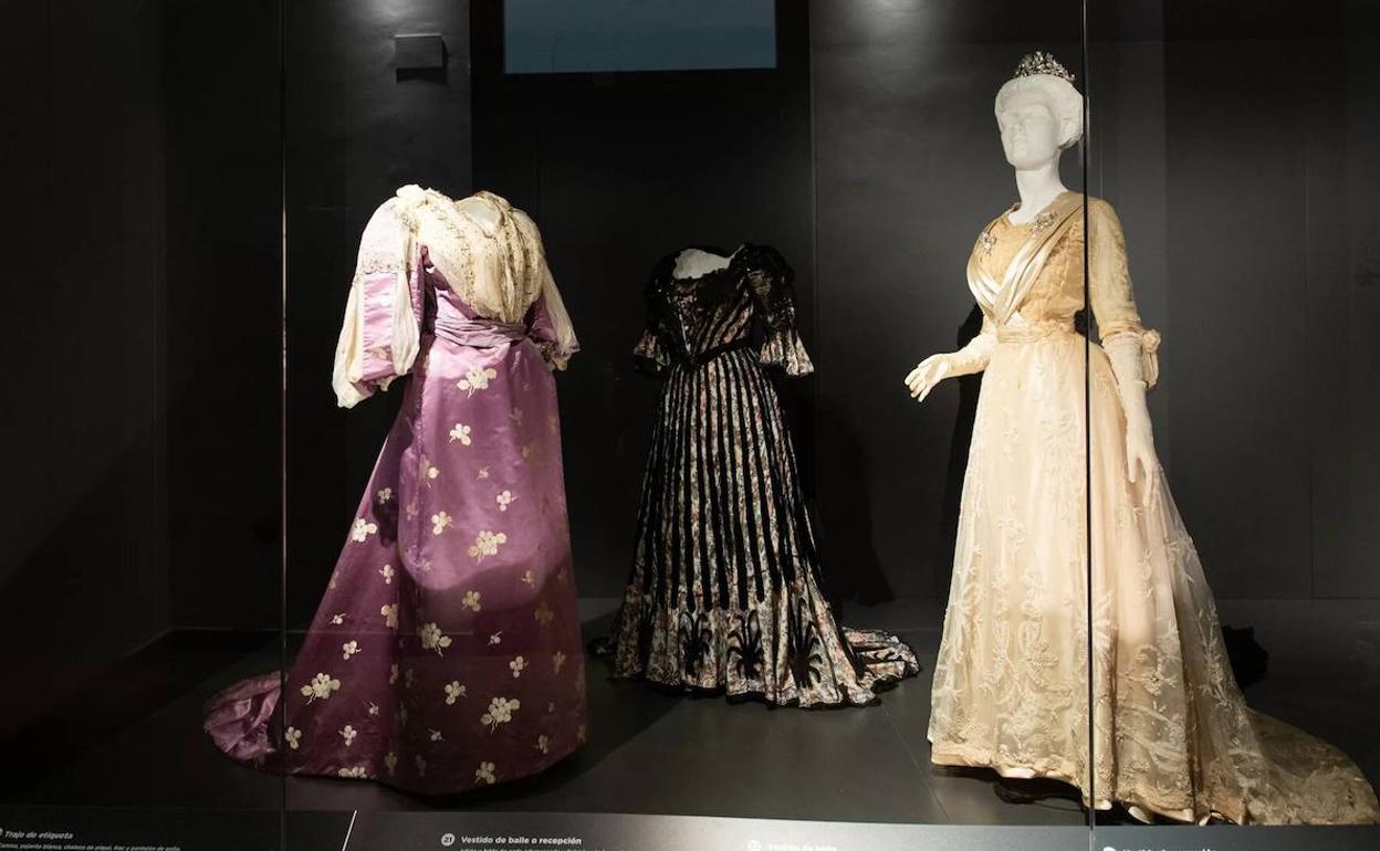 Algunos de los trajes de la colección de Eduardo Acero que se pueden ver en el centro museístico. 