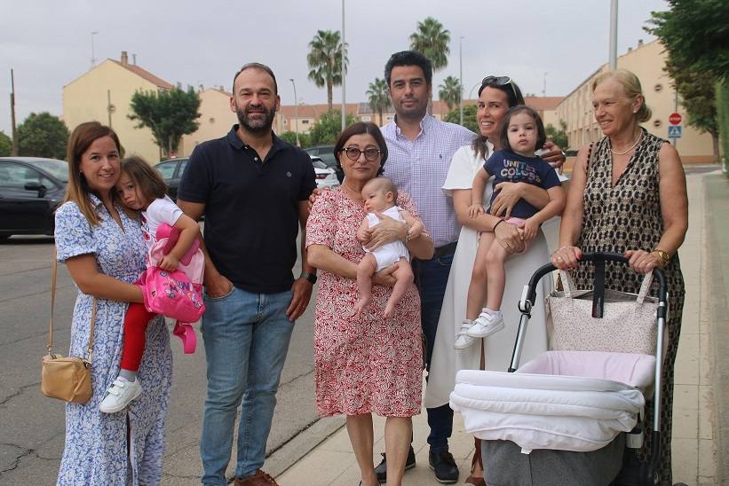 Entrada al colegio en el primer día de clase en Villanueva de la Serena. 