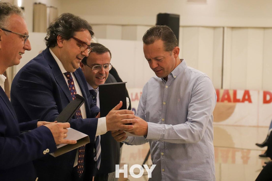 Los protagonistas fueron los donantes de sangre que recibieron distinciones por sus numerosas aportaciones. 