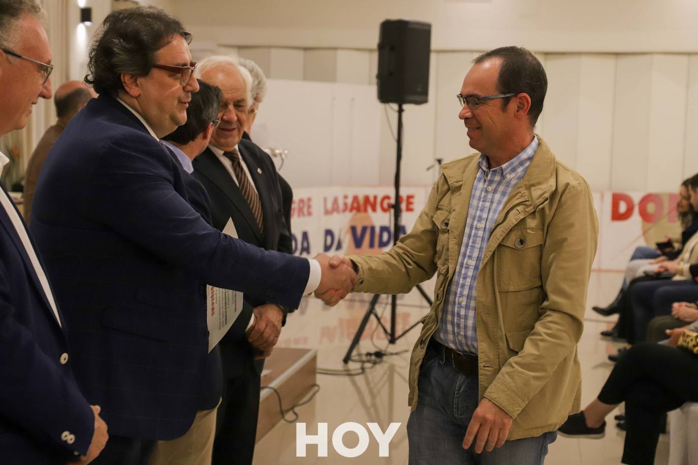 Los protagonistas fueron los donantes de sangre que recibieron distinciones por sus numerosas aportaciones. 