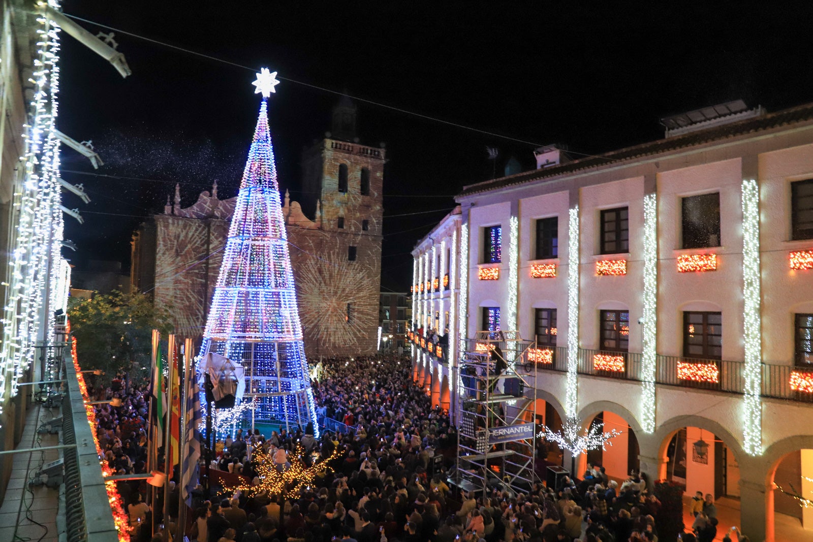 Villanueva de la Serena enciende su Navidad. 