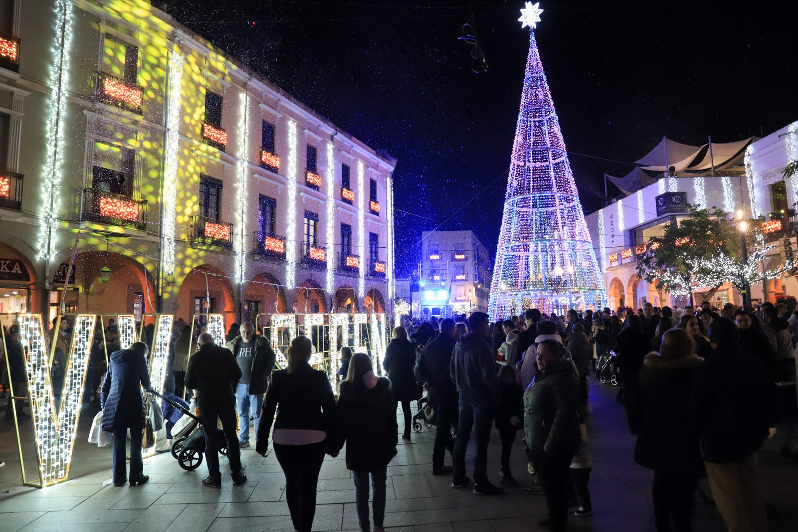 Villanueva de la Serena enciende su Navidad.