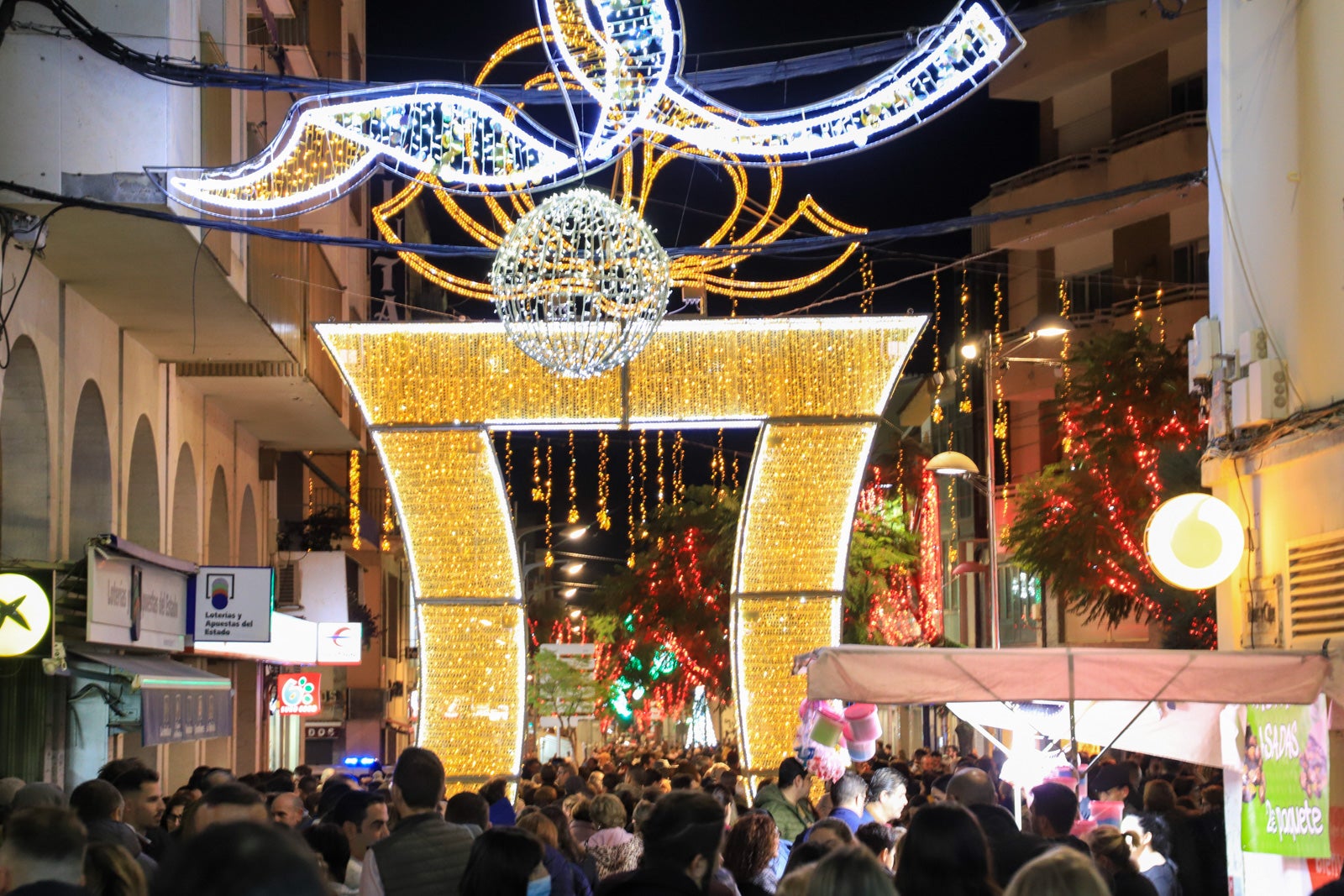 Villanueva de la Serena enciende su Navidad. 