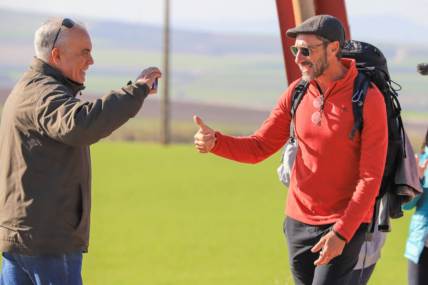 Familiares, amigos y allegados quisieron acompañar a Manuel Calderón en su regreso a Villanueva. 